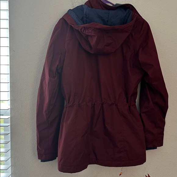 Columbia waterproof Burgundy Jacket - Picture 6 of 6